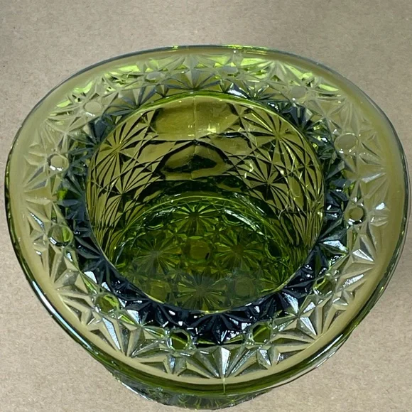 Vintage Fenton Large Top Hat Daisy Button Avocado Green Glass Vase 3.5" tall B50 - Picture 4 of 8